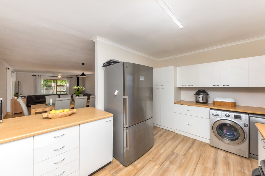 4 Bedroom Property for Sale in Heathfield Western Cape